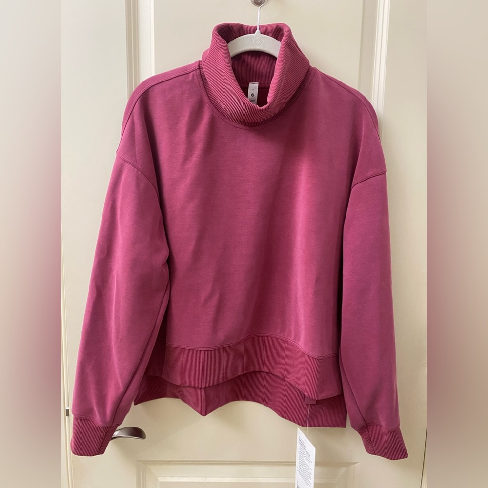Lululemon, NWT, Softstreme Turtleneck Pullover, size 6, Pomegranate